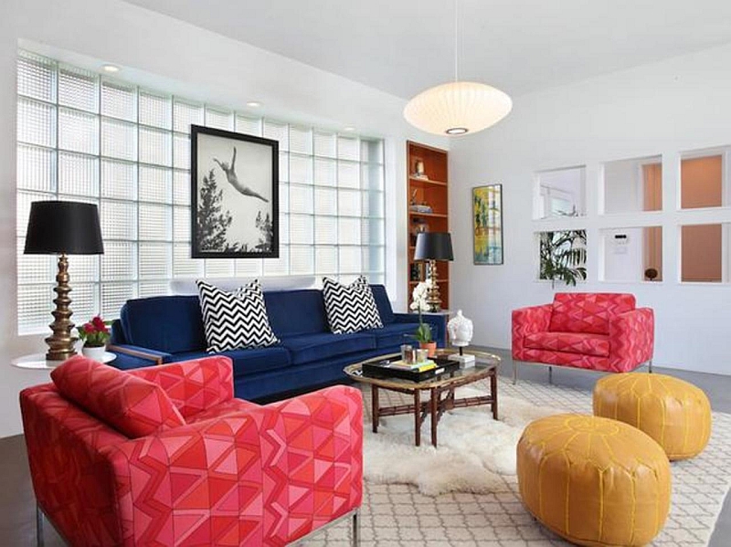 Combine-trendy-chevrom-patterns-with-colorful-ottomans-in-the-living-room