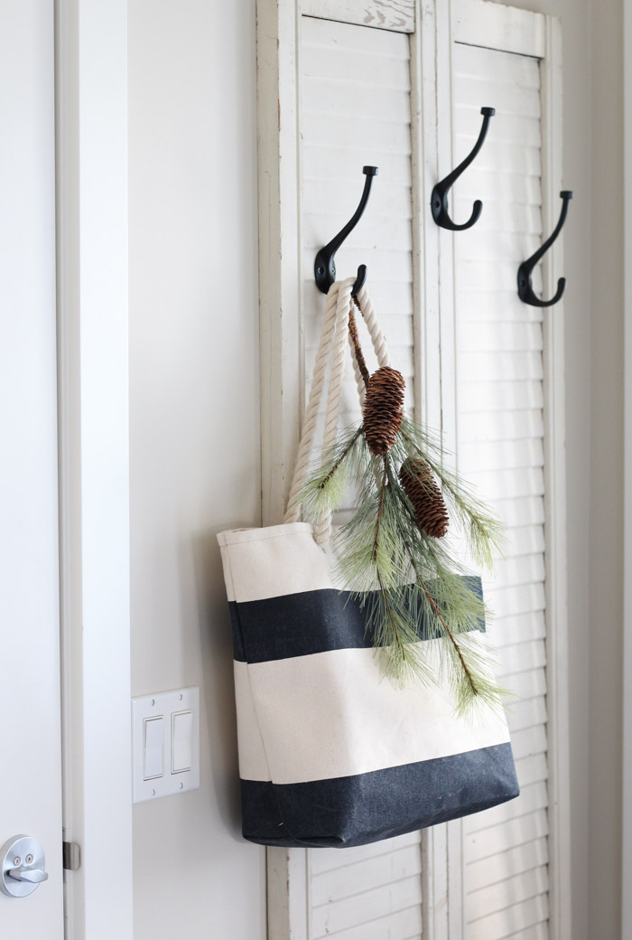 Diy-coat-hanger-using-shutters