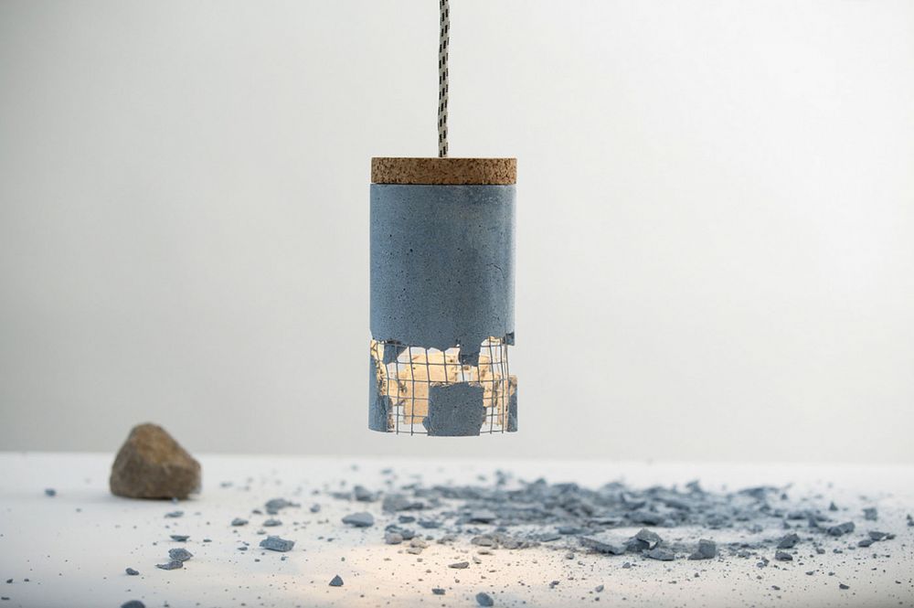 Dragos-moticas-slash-lamp