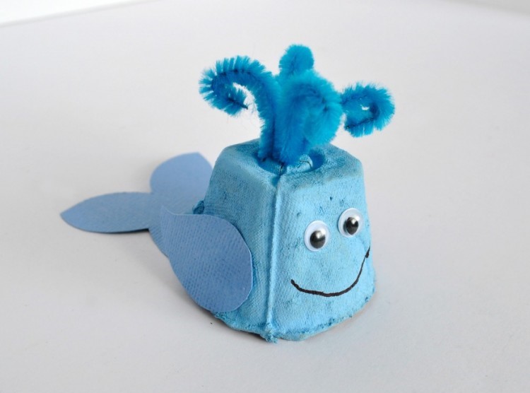 Egg-carton-whale-kids-craft-5-750x600-1