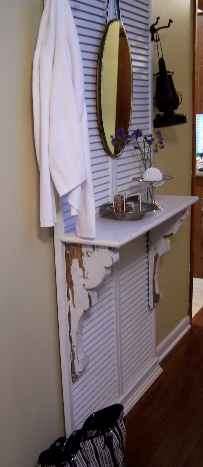 Entryway-storage-and-organizer