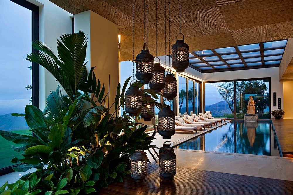 Lantern-lighting-brings-mediterranean-elegance-to-the-tropical-poolscape