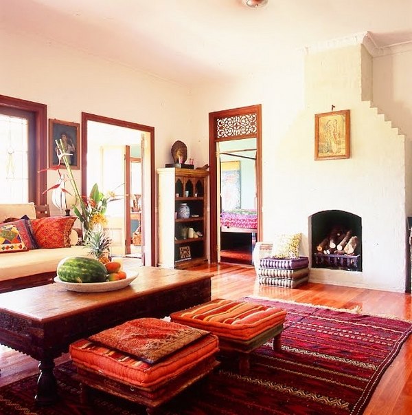 Living-room-design-ideas-moroccan-style-carpet-stools