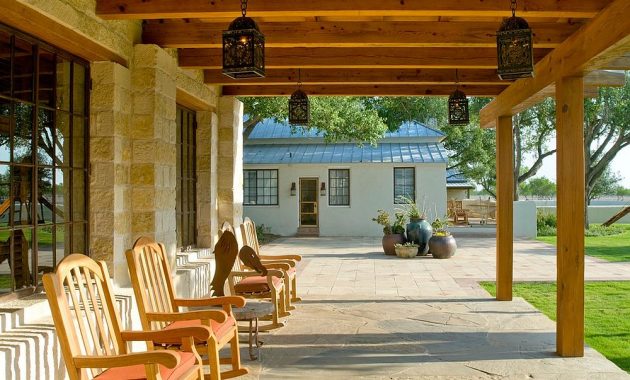 Rustic-porch-that-is-simple-and-unassuming