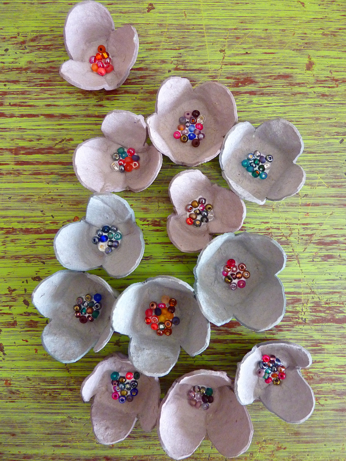 Cool-egg-carton-crafts-kids-adults-8