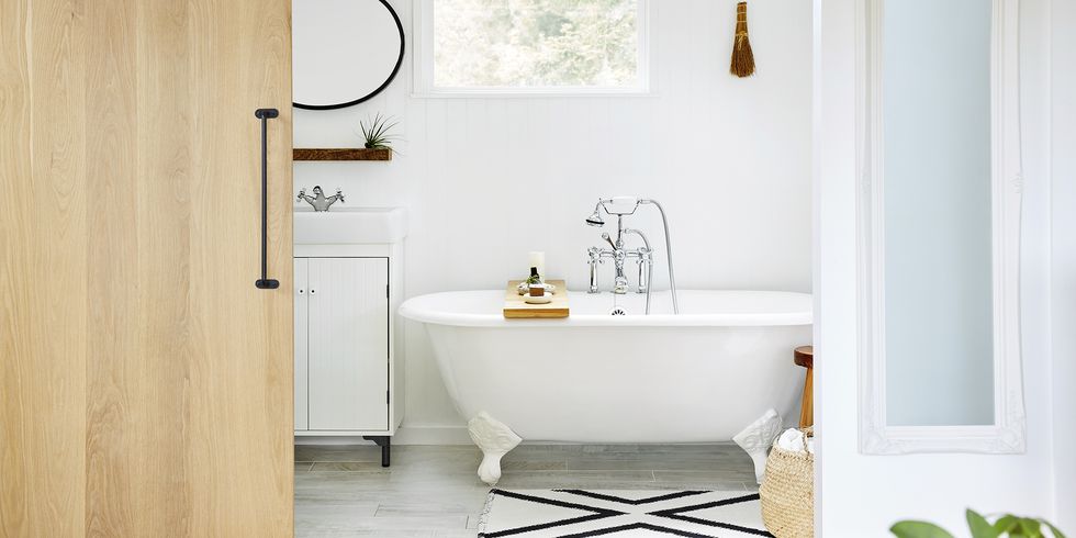 How-to-clean-bathroom-1583784879
