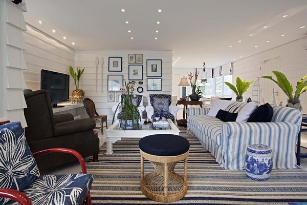 Living-room-furniture-ideas-bhite-striped-sofa-cover-striped-area-rug