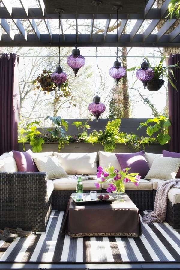 Modern-patio-design-outdoor-furniture-pergola-moroccan-lanterns