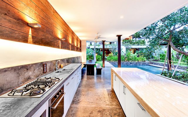 Outdoor-kitchen
