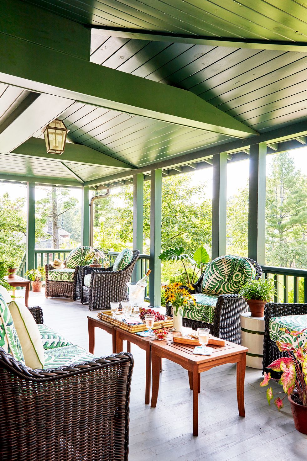 Porch-ideas-hbx050119reynal-012-1586977976