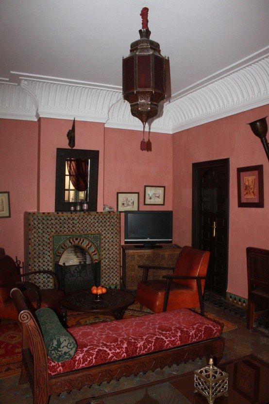 Relaxing-moroccan-living-rooms-14-554x831-1