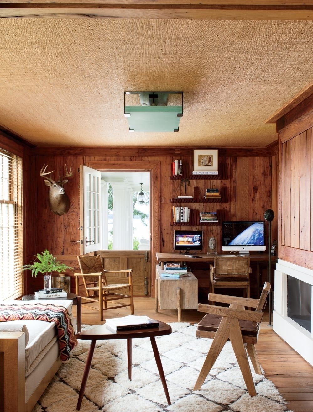 Rustic-office-library-piccione-architecture-design-shelter-island-new-york-201307_1000-watermarked
