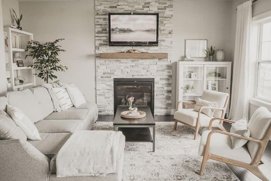 Small-family-room-ideas-thewhitespacehome