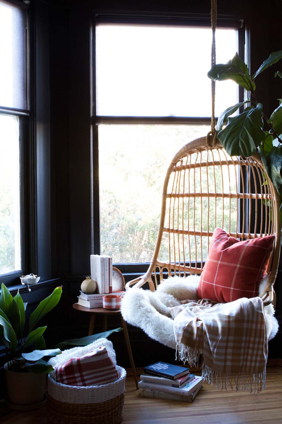 1-03-reading-nook-ideas-homebnc