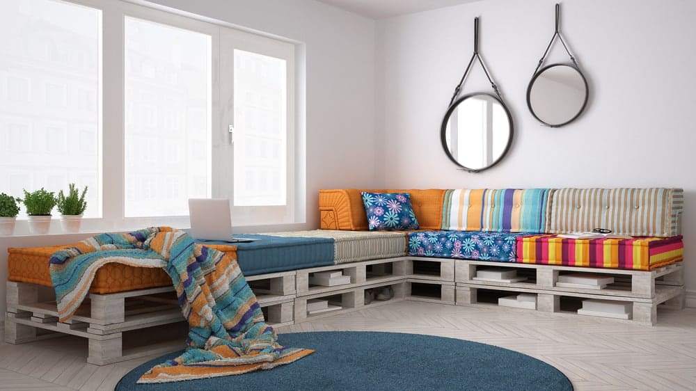 1-pallet-couch-with-storage-mar18
