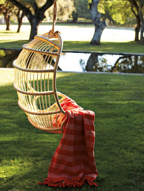 1-awesome-rattan-chairs-for-summer-decor-11