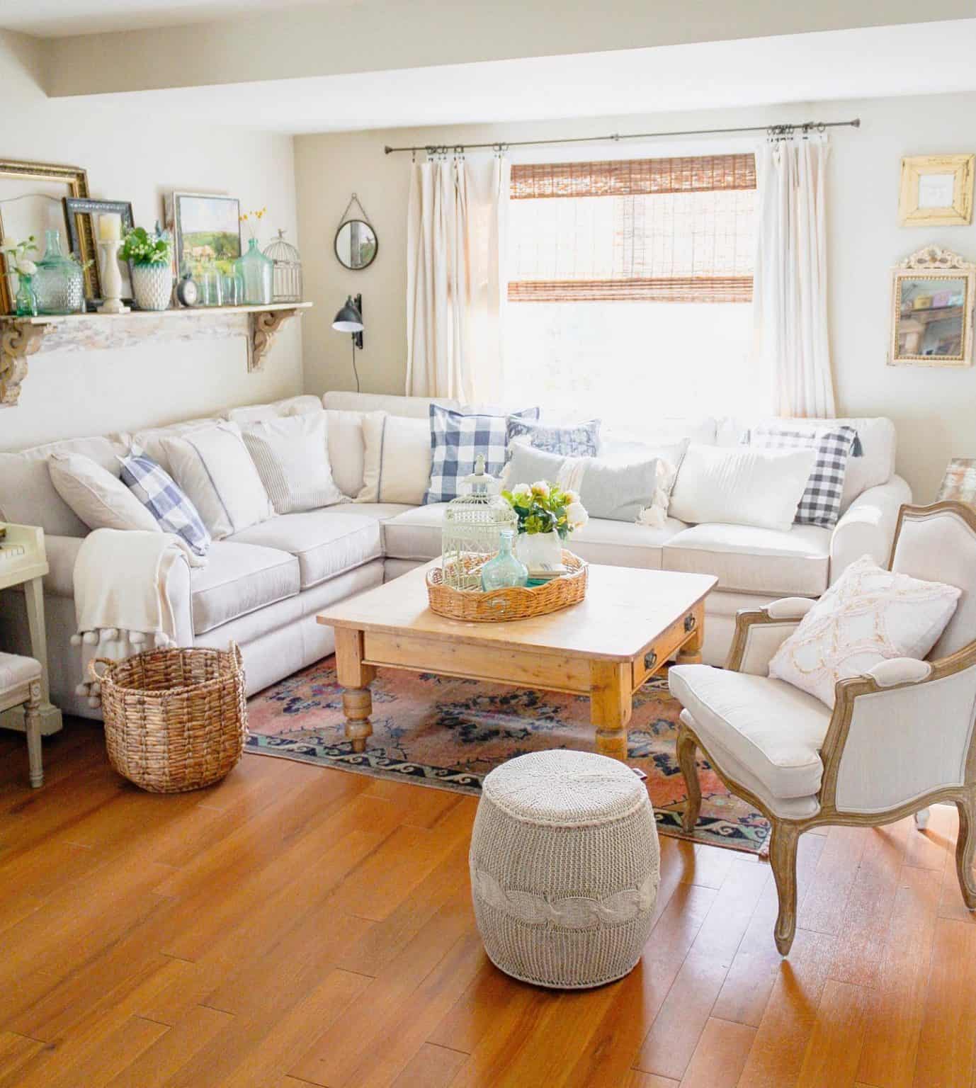 12-country-style-farmhouse-living-room-ideas-brightyellowdoor-1378x1536-1