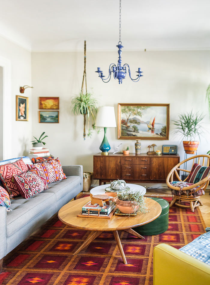 2-51-inspiring-bohemian-living-room-designs-28