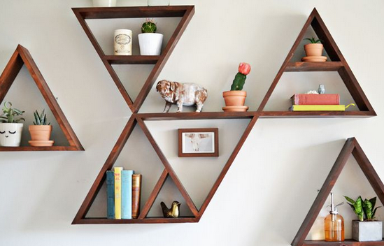 2-triangle-floating-shelves-arrangement-ideas.png-