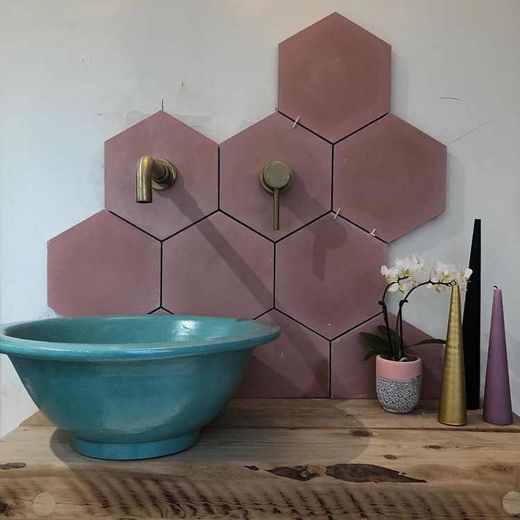 3-hexagon-tiles-bathroom-ideas-16