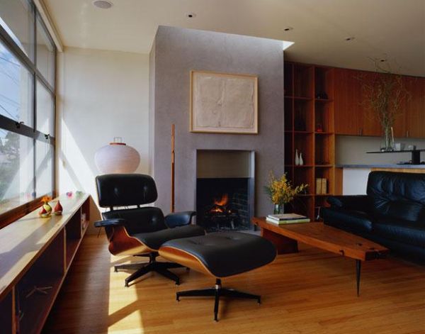 Living-room-with-eames-lounger-turned-away-from-the-view-outside