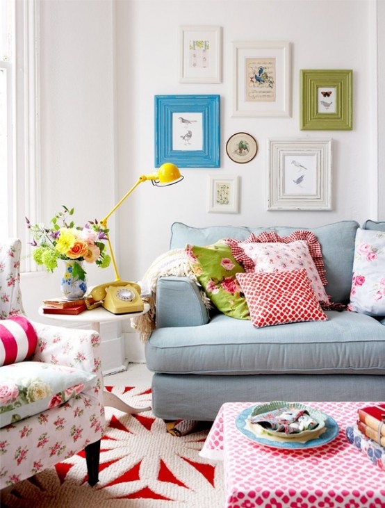 Cheerful-summer-living-room-decor-ideas-28-554x731-1