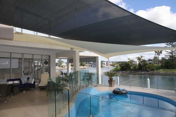 Outdoor-swimming-pool-design-ideas-sun-shade-patio-sail-awning