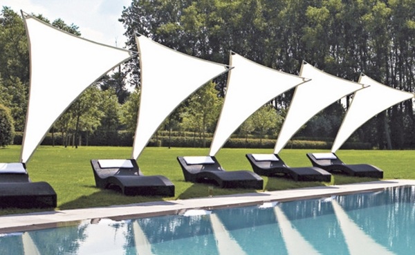 Outdoor-swimming-pool-shade-ideas-paraflex-umbrellas-modern-patio-decor-ideas
