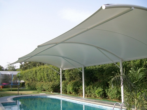 Swimming-pool-shades-cantilevers-sun-protection-ideas