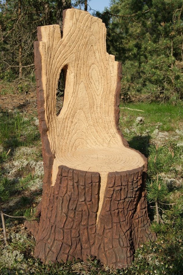 Tree-stump-garden-ideas-15