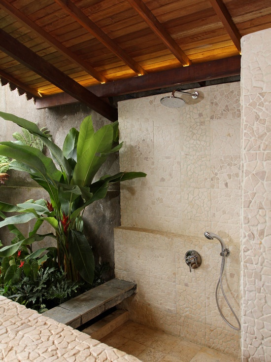 1-amazing-tropical-bathroom-decor-ideas-19