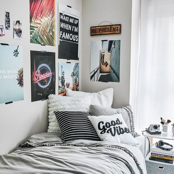 1-neon-light-poster-for-college-room
