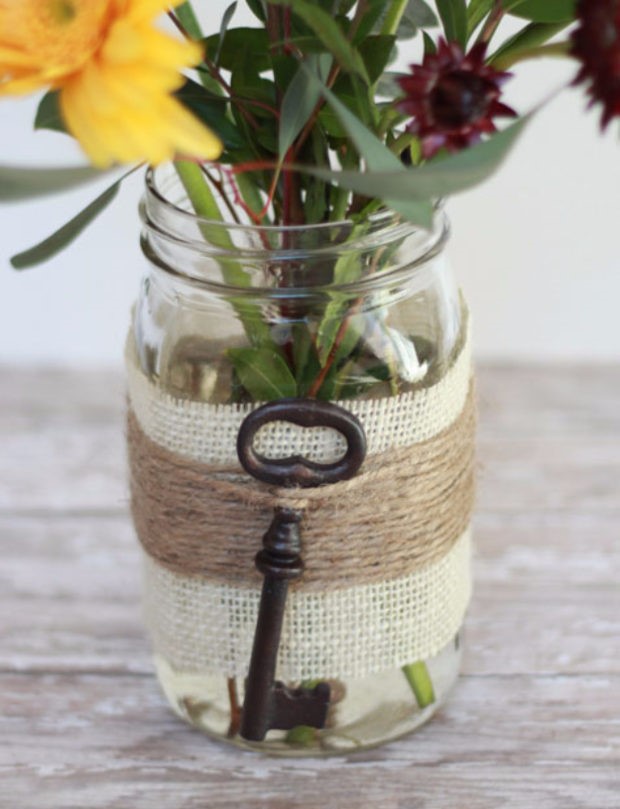 15-impressive-diy-mason-jar-vase-ideas-youre-going-to-fall-in-love-with-3-620x843-1
