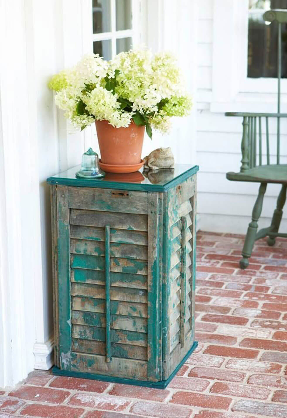 18-old-shutter-decoration-ideas-homebnc