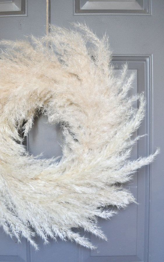 2-an-airy-pampas-grass-wreath-is-a-beautiful-and-chic-decoration-for-the-fall