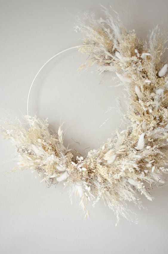 2-an-ethereal-and-natural-wreath-made-of-pampas-grass-and-dried-flowers-in-neutrals-is-very-beautiful