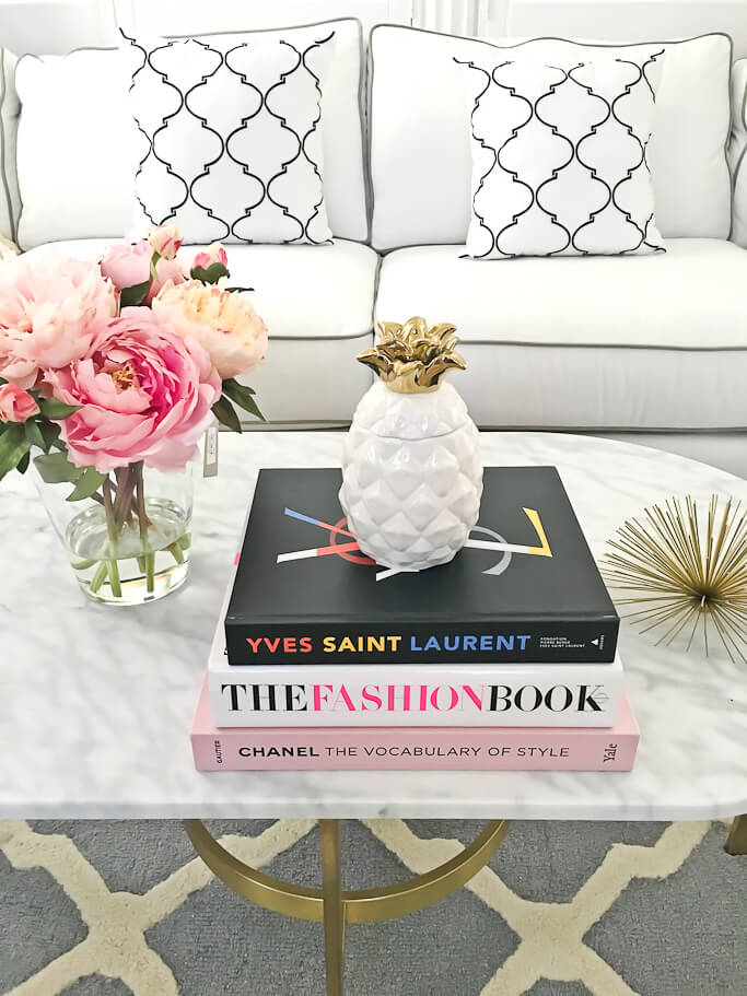 28-coffee-table-decorating-ideas-homebnc