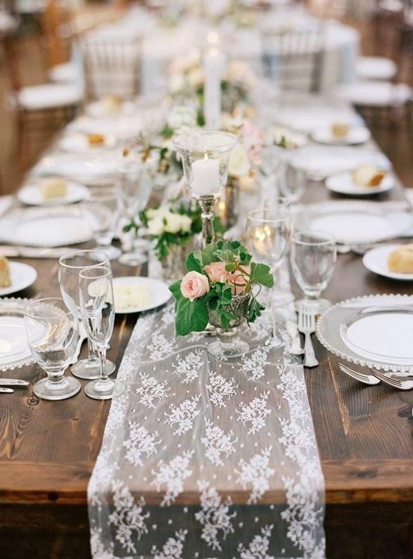 3-lace-table-runner