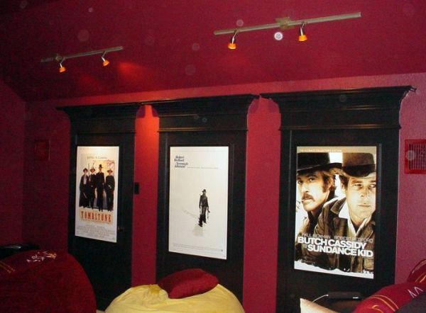 30-ideas-for-decorating-wall-with-posters-a-vintage-atmosphere-in-modern-interior-design-23-434