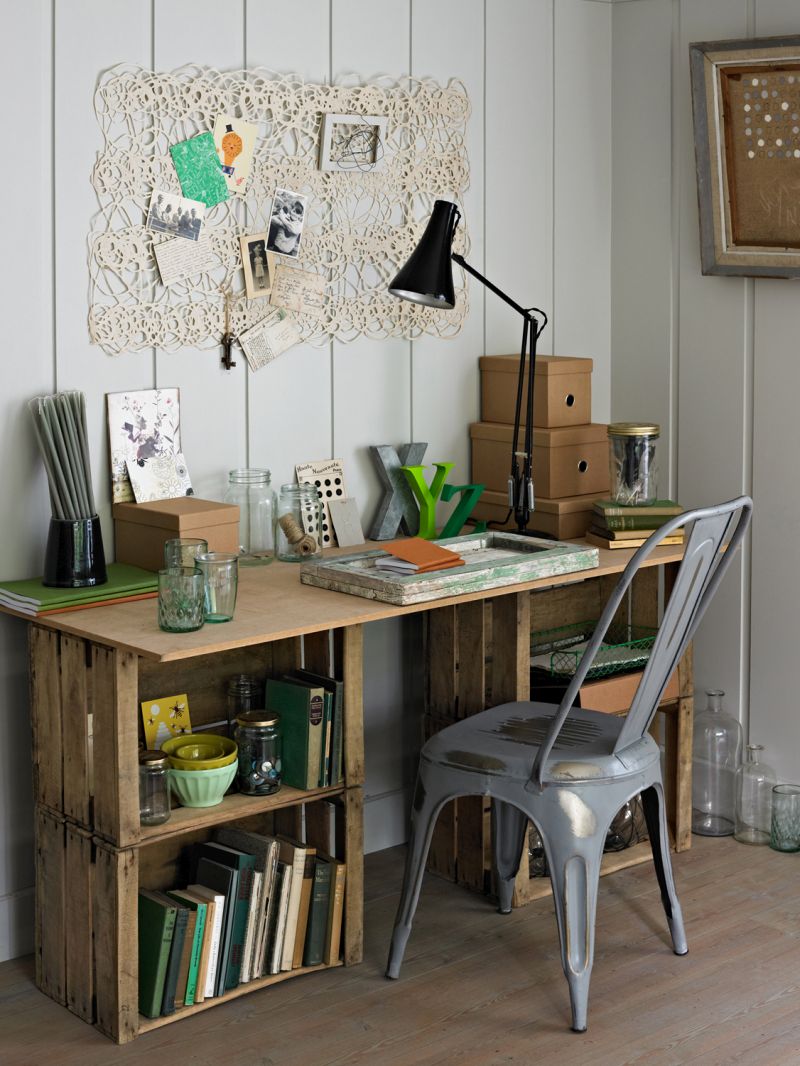 Diy-desk-from-wine-crates