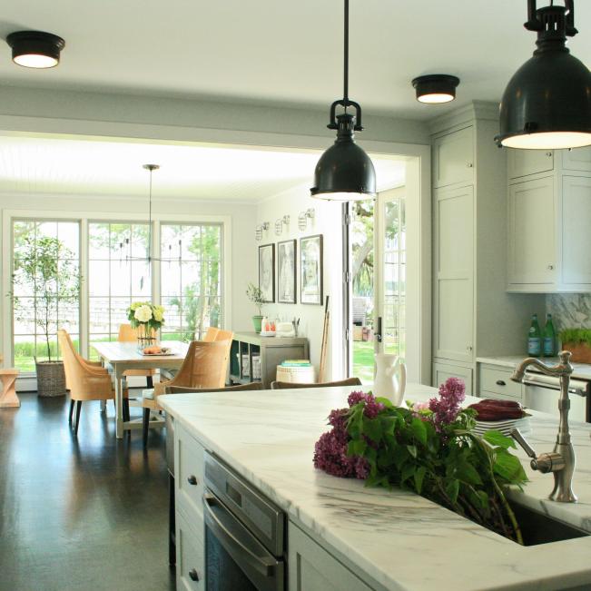 Dp_joel-snayd-white-kitchen-cabinetry_s4x3.jpg.rend_.hgtvcom.651.651