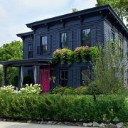 Gorgeous-black-house-exterior-design-ideas-for-inspiration-01