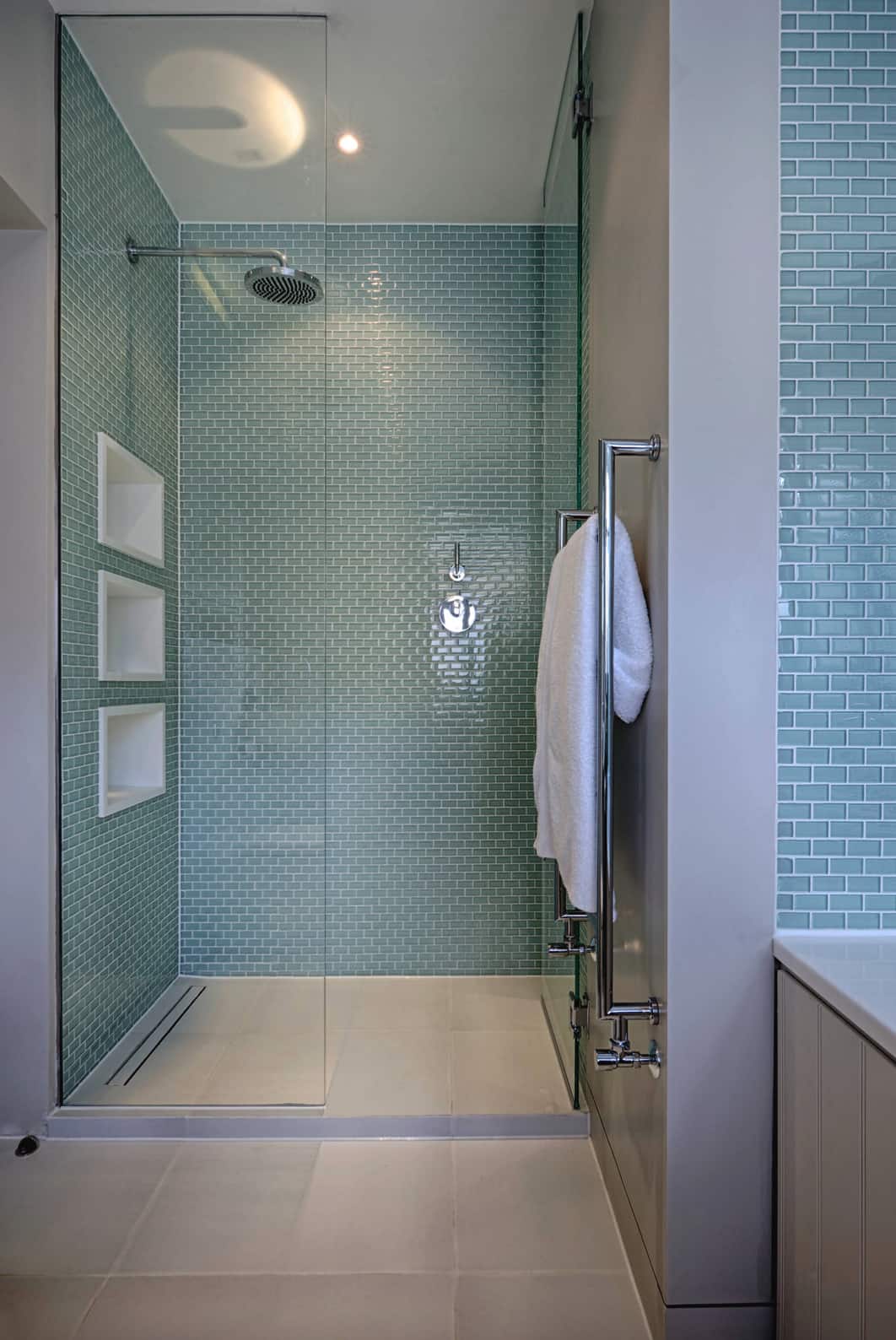 Luxurious-beautiful-walk-in-shower-ideas-07-1-kindesign