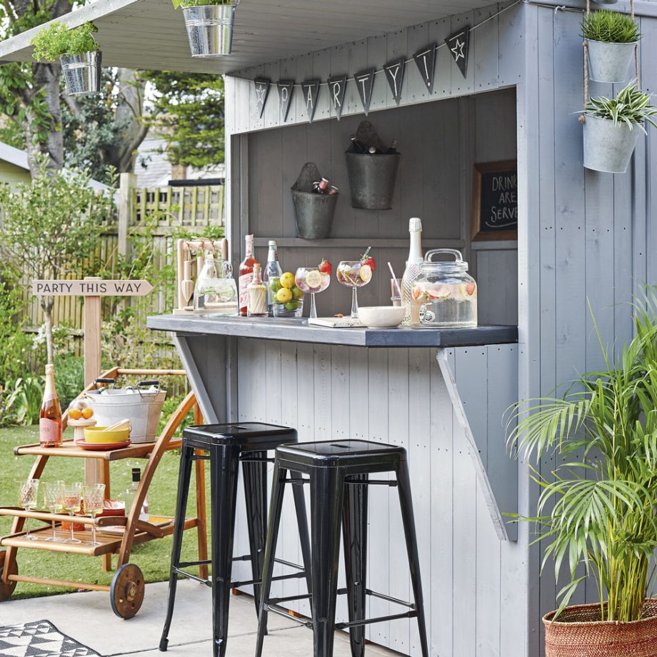 Outdoor-bar-ideal-home-920x920-1