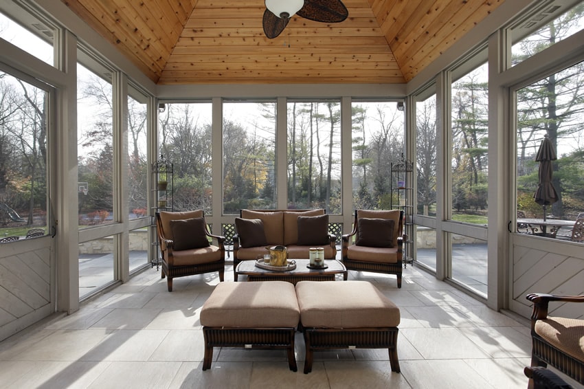 Beautiful-sunroom-with-sitting-area