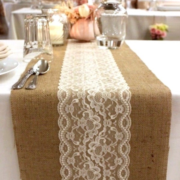 Beautiful-table-decorating-ideas-burlap-and-lace-table-runner-festive-table-ideas