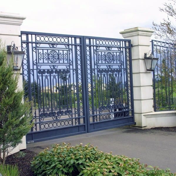 Detailed-iron-driveway-gate-ideas