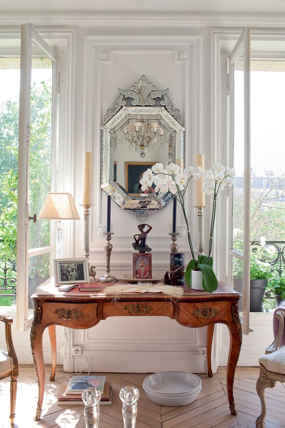 How-to-decorate-your-home-with-antiques-ideas