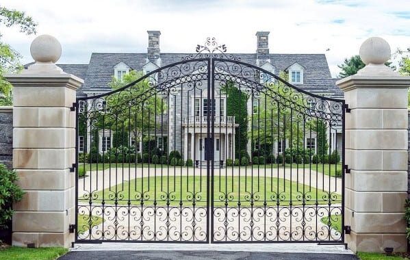 Luxury-estate-iron-driveway-gate-ideas