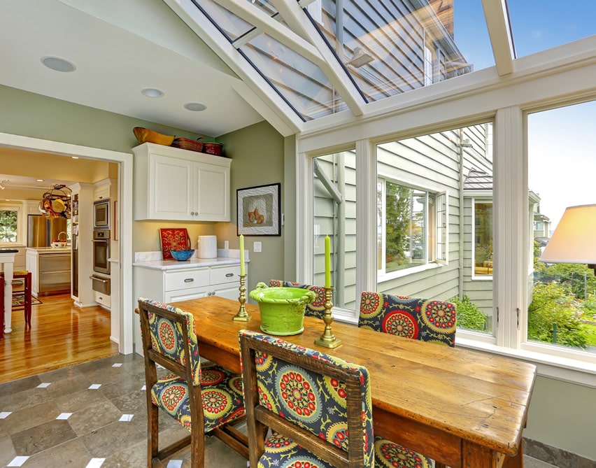 Sun-room-with-dining-table